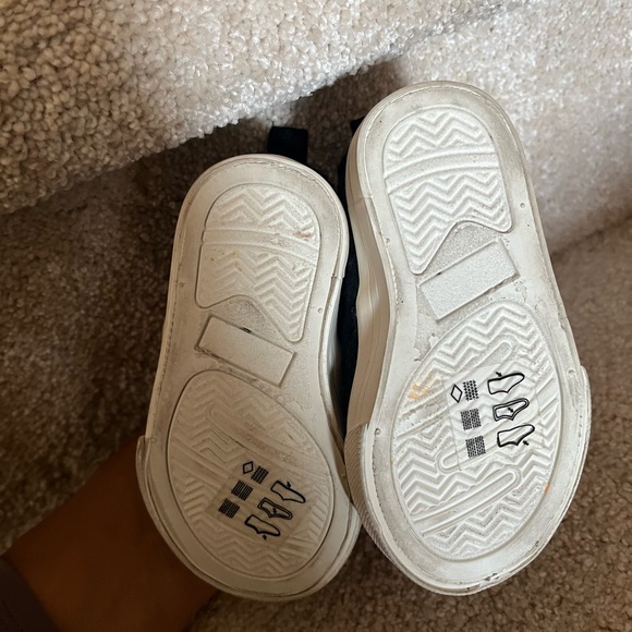 Baby Gymboree slip on shoes - Picture 3 of 3